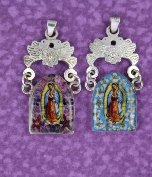 14-B Dije Palomas de Latón y Alpaca