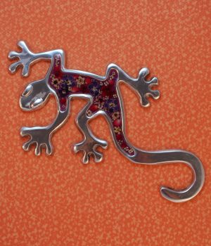 02-A Iguana Chica Pewter
