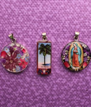 08-B Dije de Alpaca Grande y Llavero